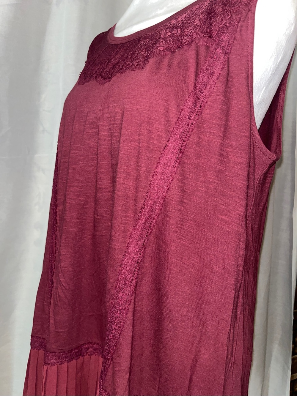 Logo lavish 100% Cotton
Sleeveless Lace Trim Burgundy Tunic Dress M